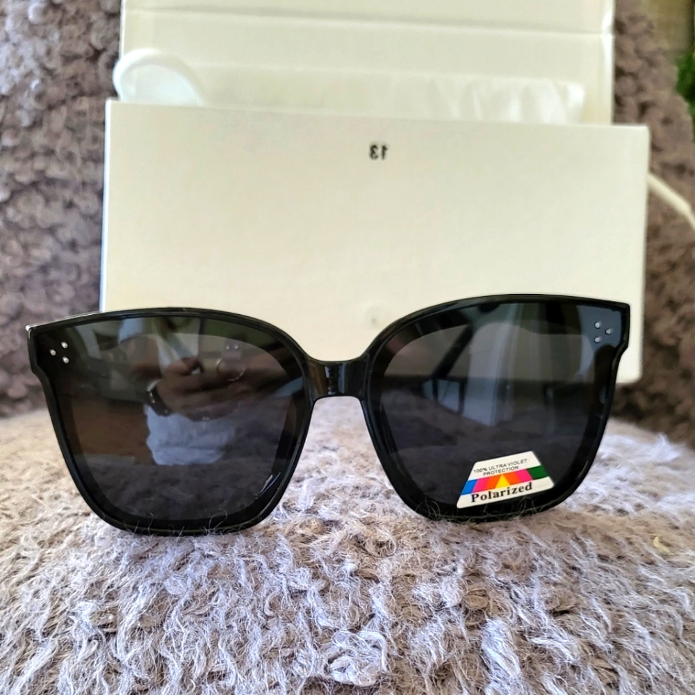 Gentle monster Her black glasses NWOT